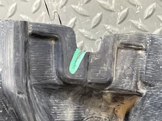 Подкрылок левый передний TOYOTA VITZ NCP15 53876-52012 3 ракурс Подкрылок левый передний TOYOTA VITZ NCP15 53876-52012 3 ракурс