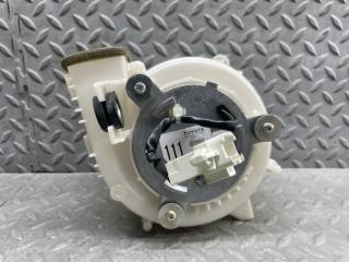Мотор охлаждения батареи TOYOTA PRIUS ZVW30 2ZR-FXE G9230-47020 4 ракурс