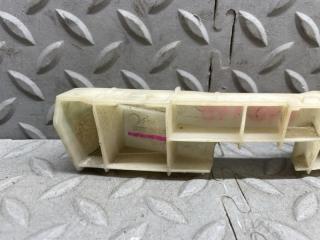 Крепеж бампера правый передний NISSAN CUBE BNZ11 622223U000 2 ракурс
