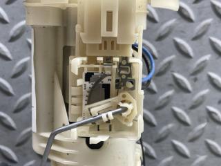 Топливный насос SUBARU STELLA RN2 EN07 42021KG010 2 ракурс