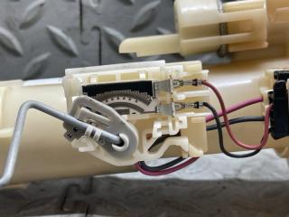 Топливный насос TOYOTA PASSO KGC35 1KR-FE 23210-B1100 2 ракурс
