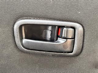 Обшивка дверей правая задняя TOYOTA ALTEZZA GXE10 1G-FE BEAMS 67603-53010 3 ракурс