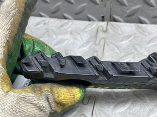 Крепеж бампера левый передний NISSAN NOTE E12 622253VA0B 4 ракурс