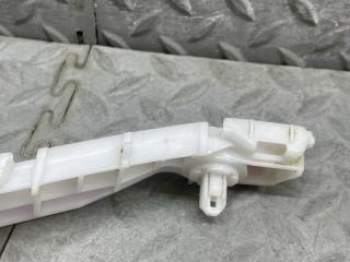 Крепеж бампера правый передний TOYOTA VITZ SCP90 52535-52060 3 ракурс