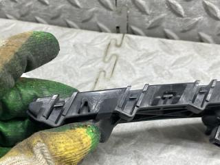 Крепеж бампера правый передний NISSAN NOTE E12 622243VA0B 4 ракурс