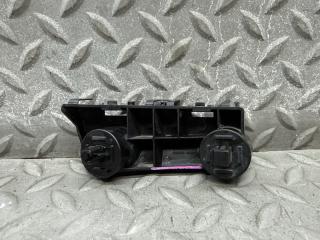 Крепеж бампера правый передний NISSAN SKYLINE HV37 VQ35HR 620444GA0A 2 ракурс