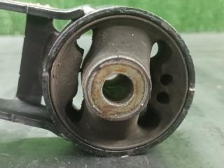 Подушка двигателя задняя TOYOTA SPADE NSP141 2NR-FKE 3 ракурс