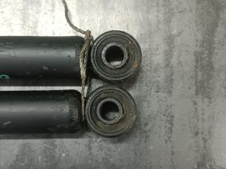 Амортизатор задний MITSUBISHI DELICA PA4W 4G64 MR112382 4 ракурс
