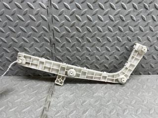 Крепеж бампера правый задний MITSUBISHI DELICA D:5 CV5W 4B12 2M8E 4 ракурс