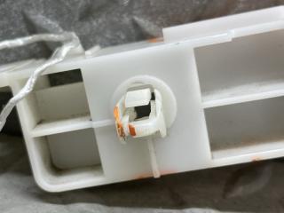 Крепеж бампера левый передний MITSUBISHI COLT PLUS Z23W 4A91 4 ракурс