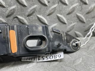 Крепеж бампера правый передний VOLKSWAGEN GOLF 5G5 CJS 5G0807050A 3 ракурс