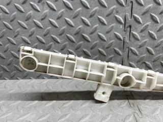 Крепеж бампера левый задний MITSUBISHI DELICA D:5 CV5W 4B12 2M8D 2 ракурс