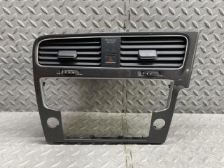 Консоль магнитофона VOLKSWAGEN GOLF 5G5 CJS 5G2819743 1 ракурс