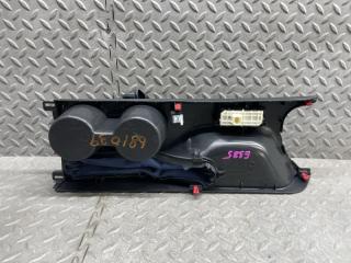 Консоль кпп TOYOTA YARIS MXPA10 M15A-FKS 58811-K0010 4 ракурс Консоль кпп TOYOTA YARIS MXPA10 M15A-FKS 58811-K0010 4 ракурс