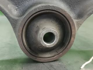 Тяга продольная левая передняя SUZUKI JIMNY JB23W K6A 3 ракурс