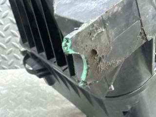 Корпус воздушного фильтра TOYOTA ALTEZZA SXE10 3S-GE BEAMS 22020-74350 4 ракурс