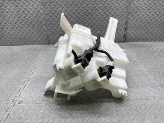 Бачок стеклоомывателя TOYOTA PRIUS ZVW30 060851-317 4 ракурс Бачок стеклоомывателя TOYOTA PRIUS ZVW30 060851-317 4 ракурс