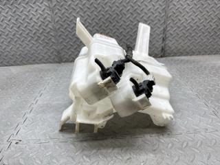 Бачок стеклоомывателя TOYOTA PRIUS ZVW30 060851-317 4 ракурс Бачок стеклоомывателя TOYOTA PRIUS ZVW30 060851-317 4 ракурс