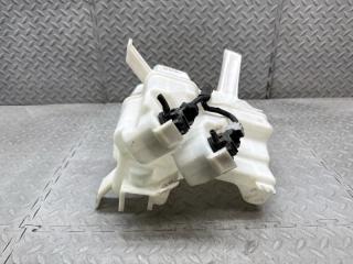 Бачок стеклоомывателя TOYOTA PRIUS ZVW30 060851-317 4 ракурс Бачок стеклоомывателя TOYOTA PRIUS ZVW30 060851-317 4 ракурс