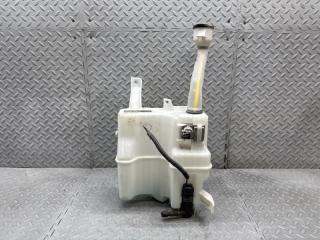 Бачок стеклоомывателя TOYOTA PRIUS ZVW30 060851-317 2 ракурс Бачок стеклоомывателя TOYOTA PRIUS ZVW30 060851-317 2 ракурс