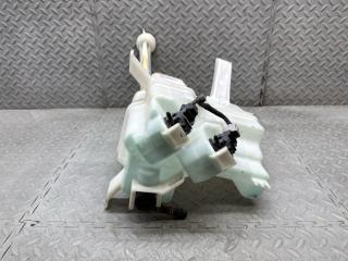 Бачок стеклоомывателя TOYOTA PRIUS ZVW30 060851-317 4 ракурс Бачок стеклоомывателя TOYOTA PRIUS ZVW30 060851-317 4 ракурс