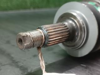 Привод левый передний SUZUKI WAGON R MH34S R06A 3 ракурс Привод левый передний SUZUKI WAGON R MH34S R06A 3 ракурс