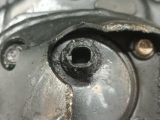 Ступица левая задняя TOYOTA VITZ KSP90 1KR-FE 4 ракурс Ступица левая задняя TOYOTA VITZ KSP90 1KR-FE 4 ракурс