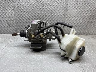 Главный тормозной цилиндр TOYOTA PRIUS ZVW30 2ZR-FXE 47210-47130 1 ракурс