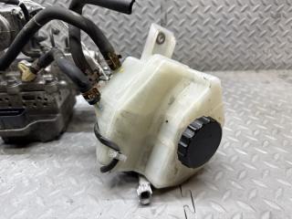 Главный тормозной цилиндр TOYOTA PRIUS ZVW30 2ZR-FXE 47210-47130 4 ракурс