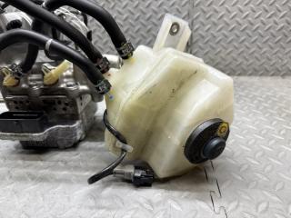 Главный тормозной цилиндр TOYOTA PRIUS ZVW30 2ZR-FXE 47210-47130 4 ракурс