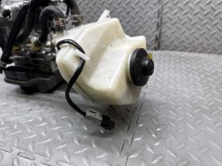 Главный тормозной цилиндр TOYOTA PRIUS ZVW30 2ZR-FXE 47210-47300 4 ракурс