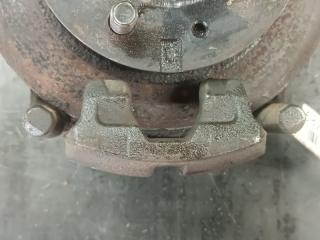 Ступица левая передняя MITSUBISHI MINICAB U62V 3G83 2 ракурс Ступица левая передняя MITSUBISHI MINICAB U62V 3G83 2 ракурс
