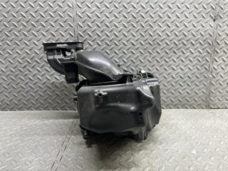 Корпус воздушного фильтра MAZDA DEMIO DEJFS P301-133AY 2 ракурс