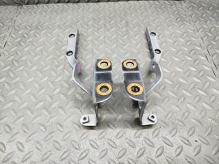 Петля капота TOYOTA PRIUS ZVW30 2 ракурс