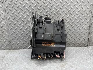 Блок предохранителей PEUGEOT 3008 E1065596 1 ракурс
