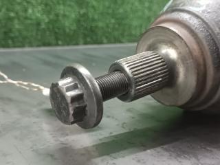Привод правый передний VOLKSWAGEN GOLF 1K CAX 3 ракурс Привод правый передний VOLKSWAGEN GOLF 1K CAX 3 ракурс