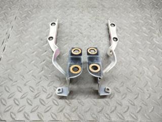 Петля капота TOYOTA PRIUS ZVW30 2 ракурс