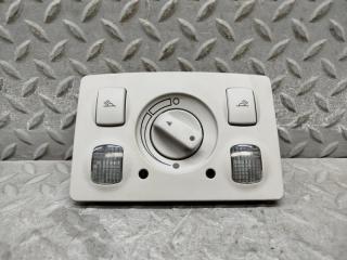 Плафон AUDI A6 4B2 BES 4B0947303J 1 ракурс Плафон AUDI A6 4B2 BES 4B0947303J 1 ракурс
