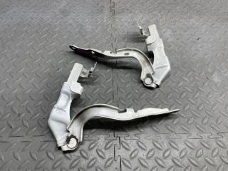 Петля капота TOYOTA CROWN GRS200 3 ракурс