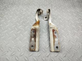 Петля капота SUZUKI EVERY DA62V 1 ракурс