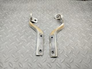 Петля капота SUZUKI EVERY DA64V 1 ракурс