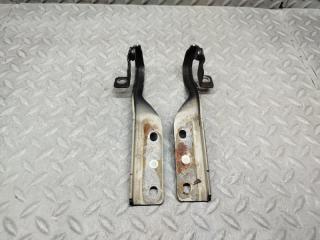 Петля капота SUZUKI EVERY DA62W 1 ракурс