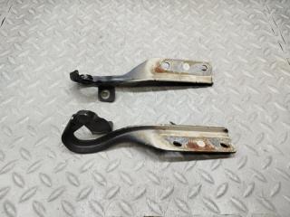Петля капота SUZUKI EVERY DA62W 3 ракурс