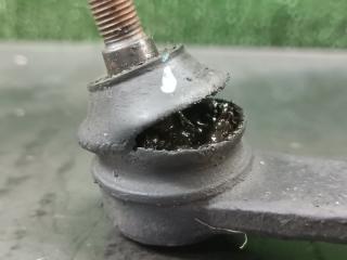 Рулевая рейка DAIHATSU BOON M310S 1KR-FE 4 ракурс Рулевая рейка DAIHATSU BOON M310S 1KR-FE 4 ракурс