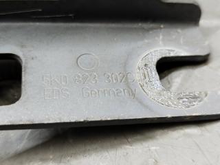 Петля капота VOLKSWAGEN GOLF 1K 5K0823302C 4 ракурс