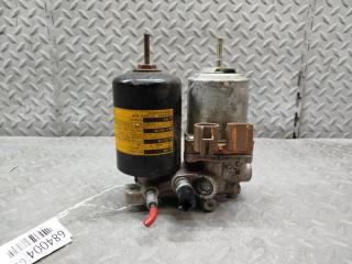 Блок abs TOYOTA PRIUS ALPHA ZVW41 2ZR-FXE 47070-12010 1 ракурс