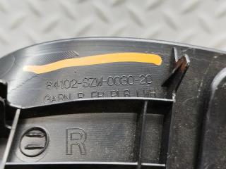 Накладка на торпеду правая HONDA STEPWGN RK5 84102-SZW-0030-20 3 ракурс