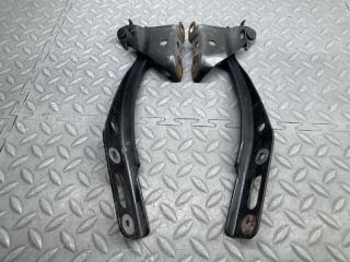 Петля капота HONDA FIT GE6 1 ракурс Петля капота HONDA FIT GE6 1 ракурс