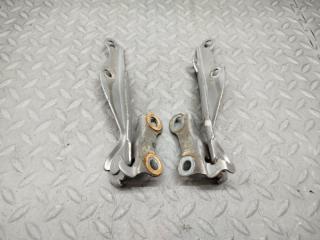 Петля капота TOYOTA VITZ SCP10 2 ракурс