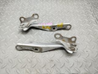 Петля капота TOYOTA VITZ SCP10 3 ракурс